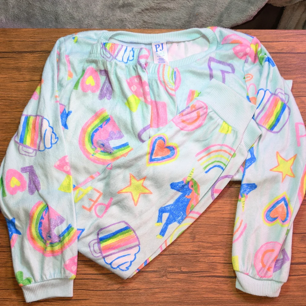 Girls Pajama Set Multicolor Peace Love Graphic  7‎ 8